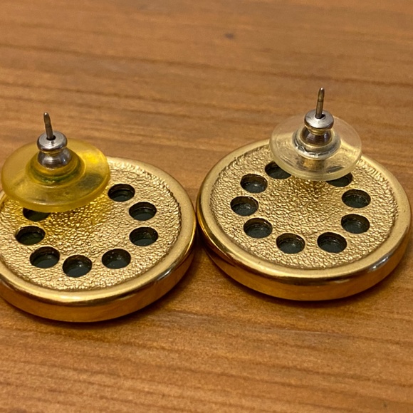 Vintage Intaglio Forest Green Victorian Era Style Earrings - Picture 6 of 7